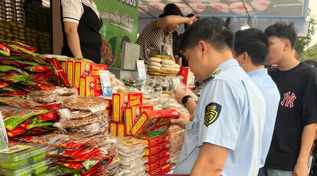 Chi cục QLTT tỉnh Phú Thọ tăng cường kiểm soát thị trường dịp Lễ hội Đền Hùng