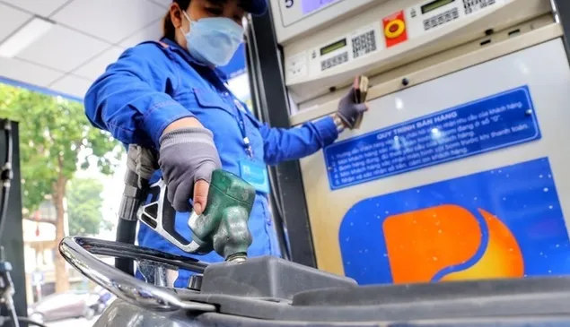 Giá xăng, dầu tăng mạnh