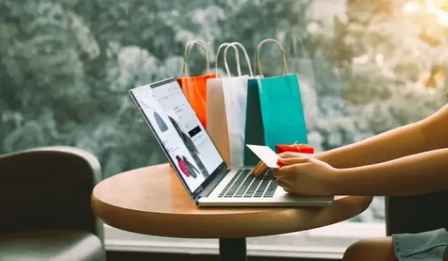 Người Việt chi gần 1.700 tỷ đồng mỗi ngày cho mua sắm trực tuyến