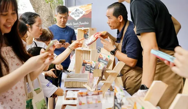 Từ 1/7, mua hàng dưới 20 triệu đồng phải có chứng từ thanh toán không tiền mặt