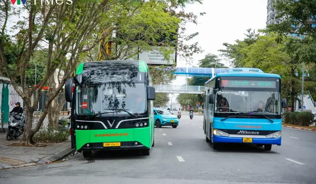 Hà Nội chuyển đổi xanh hệ thống xe buýt