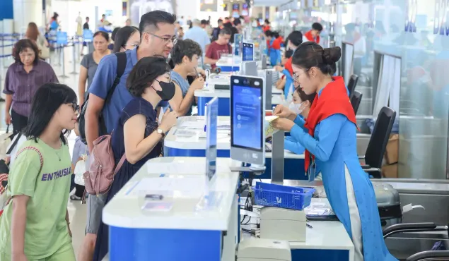 Gần 83 triệu lượt khách qua cảng hàng không trong 8 tháng đầu năm 2025