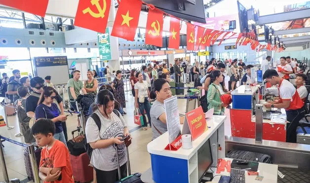 Hàng triệu lượt khách qua các sân bay dịp lễ 2/9