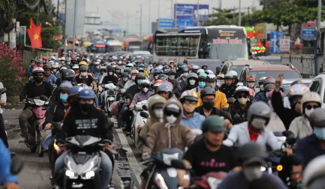 Siết khí thải xe máy: Đề xuất hỗ trợ vay 0% để lao động nghèo đổi xe mới