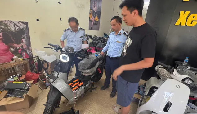 Hà Nội: Thu giữ hàng loạt xe điện "đội lốt" tốc độ như xe máy