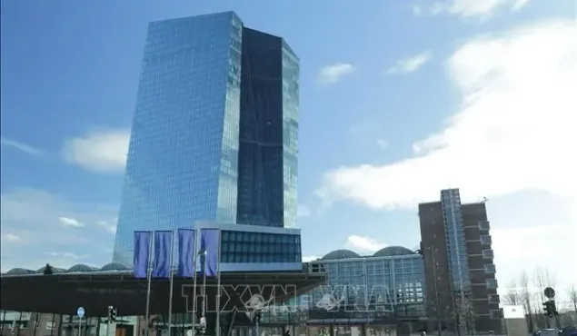 ECB dự kiến nâng lãi suất lên 2,5% vào cuối năm