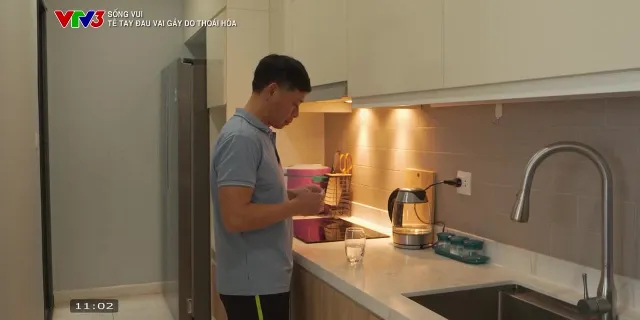 Sống vui: Tê tay đau vai gáy do thoái hóa