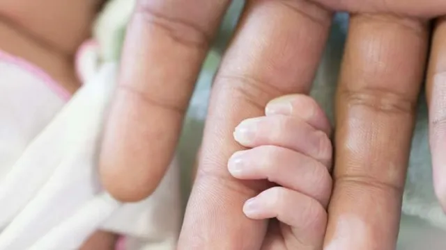 Anh chính thức cho phép sinh em bé từ 3 cha mẹ