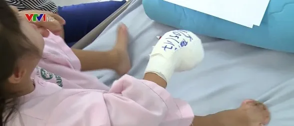 Tìm lại bàn tay cho cô bé khuyết tật