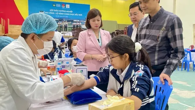 Gần 1.000 học sinh được xét nghiệm sàng lọc bệnh Thalassemia miễn phí