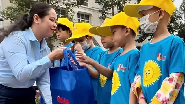 TP Hồ Chí Minh chăm lo Tết cho các bệnh nhi