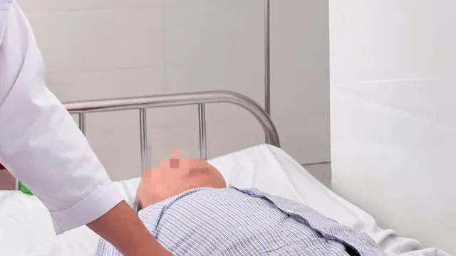 Nguy kịch vì áp xe thận biến chứng nhiễm khuẩn huyết