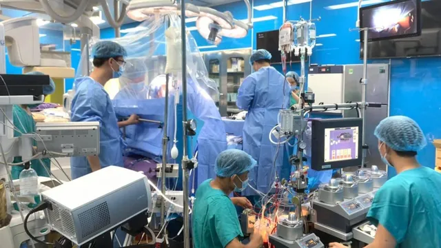 Ca mổ tim hở đầu tiên tại Quảng Ninh cứu sống bé dân tộc Sán Chỉ
