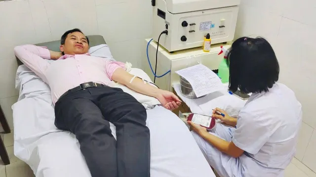 Truyền máu hiếm kịp thời, cứu sống bệnh nhân xơ gan nguy kịch