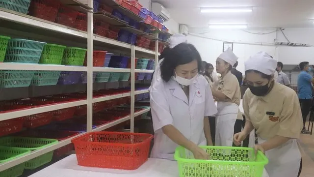 Infographic: An toàn thực phẩm mùa nóng