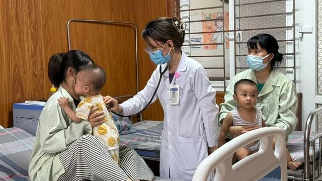 Cảnh báo mùa Hè: Trẻ nhỏ, người cao tuổi dễ mắc bệnh do nắng nóng
