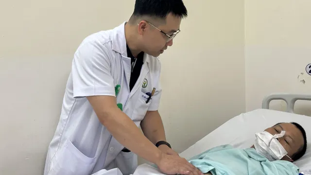 Tổn thương trực tràng do vòi xịt khí nén: Tai nạn hiếm gặp nhưng nguy hiểm