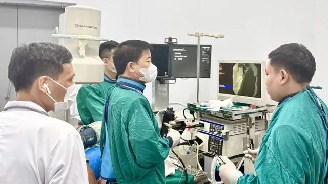 Nhiễm trùng đường mật nặng vì sỏi lớn: Cảnh báo cho người cao tuổi