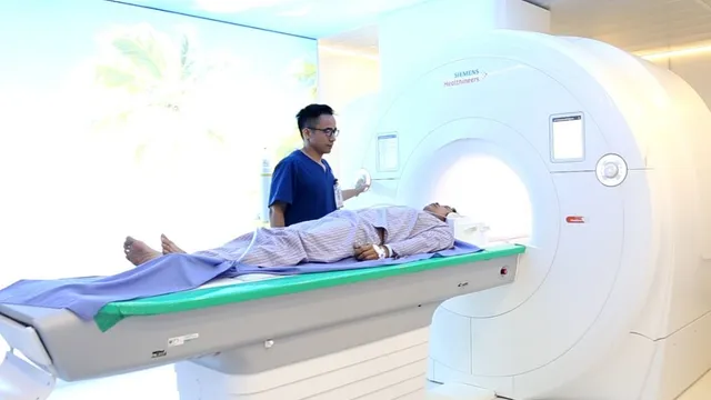 Cắt đứt 10 năm đau dây thần kinh số 5 nhờ kỹ thuật đốt sóng cao tần xung
