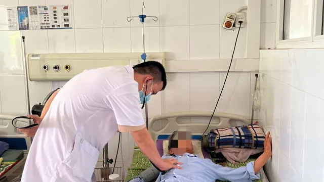 Hút thuốc lâu năm, suýt mất mạng vì COPD