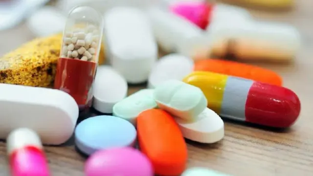 Uống gần 50 viên thuốc giảm đau, nam bệnh nhân suýt mất mạng