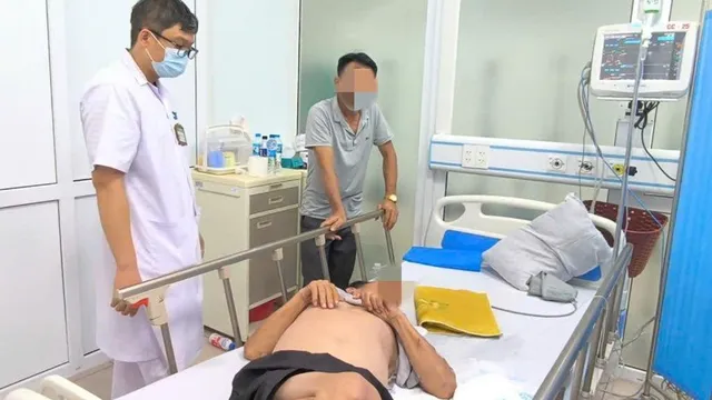 Sợ tiêm, không phòng dại - Nam tài xế nguy kịch sau vết cắn 3 tháng