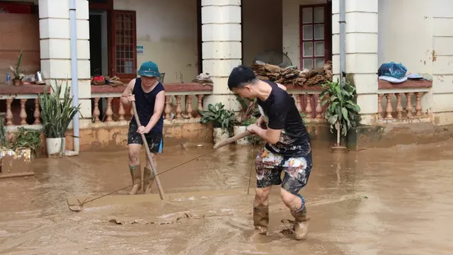 Cảnh giác với các bệnh thường gặp trong mùa mưa bão