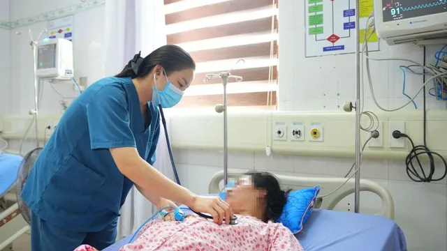Cứu sống mẹ con sản phụ mắc hội chứng HELLP nguy kịch tại Quảng Ninh
