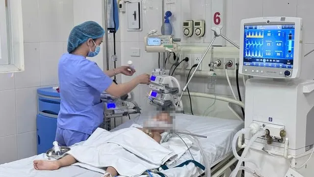 Bé 3 tuổi nguy kịch vì hóc hạt nhãn, ngừng tim trước khi đến viện