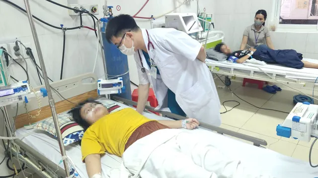 Cảnh báo nhiều trẻ mắc sốt xuất huyết nặng, có sốc