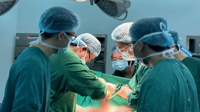 Lấy mô tự thân từ bụng tạo ngực, mang lại vóc dáng mới cho bệnh nhân ung thư vú