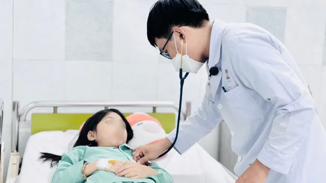 Cảnh báo: Hai trẻ nhập viện vì ăn kẹo không nhãn mác dương tính với cần sa