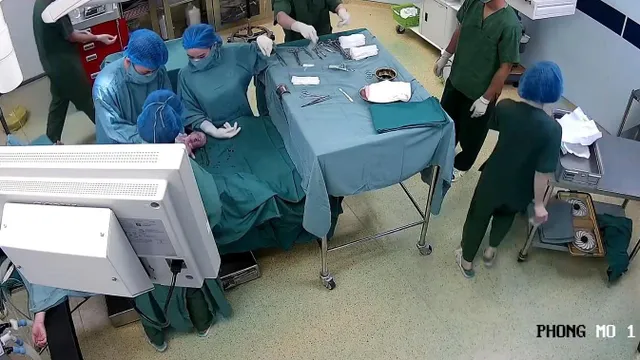 "Ngược quy trình - đúng lương tâm", bác sĩ Phú Thọ cứu sống mẹ song thai sa dây rốn