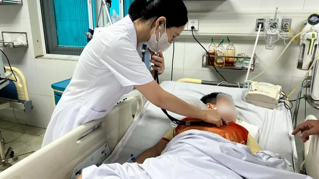 Điều trị thành công 2 trẻ hôn mê, suy đa tạng do ngộ độc khí CO