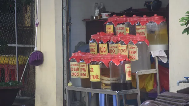 Cảnh báo ngộ độc methanol từ rượu ngâm, rượu tự pha