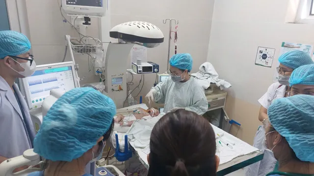 Áp dụng thở máy cứu sống trẻ sơ sinh suy hô hấp nặng