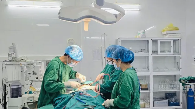 Cảnh báo biến chứng nguy hiểm do tự ý điều trị áp xe răng mặt