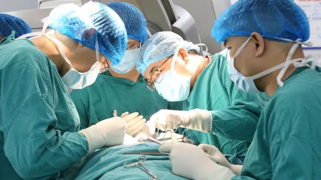 Phẫu thuật Bentall "3 trong 1" cứu người bệnh mắc hội chứng Marfan