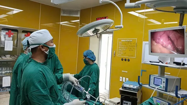 Hi hữu: Dị vật kim loại xuyên thủng dạ dày, "đi lạc" vào tụy