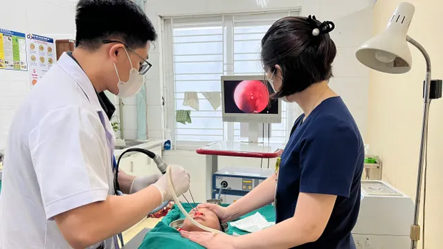 Bé trai bị viêm loét niêm mạc, nhiễm trùng vì dị vật "bỏ quên" 1 tháng trong mũi