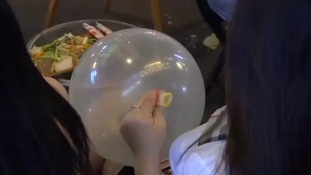 Bóng cười: "Nước mắt" sau những cuộc vui và lời cảnh báo từ chuyên gia