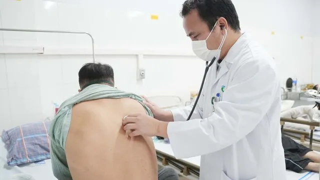 Biến chứng viêm phổi sau cúm A đe dọa người mắc bệnh hô hấp mạn tính