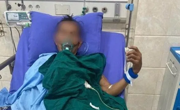 Áp xe phổi nặng do giun lươn hiếm gặp