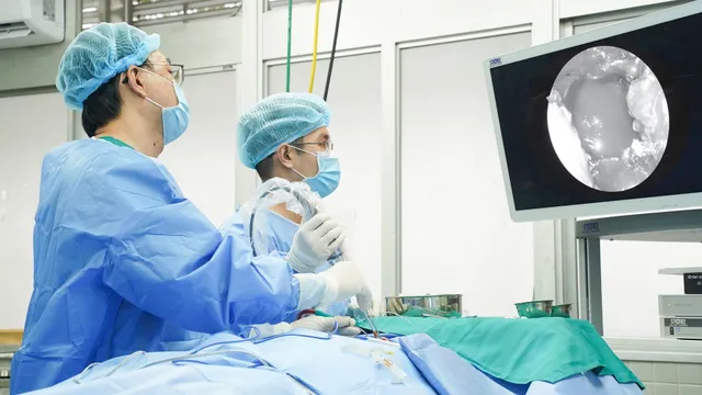 Lần đầu tiên tại Việt Nam: Phẫu thuật u tuyến yên khổng lồ bằng hệ thống 4K - ICG