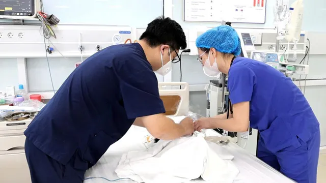 Cứu bé 2 tháng tuổi suy hô hấp do RSV