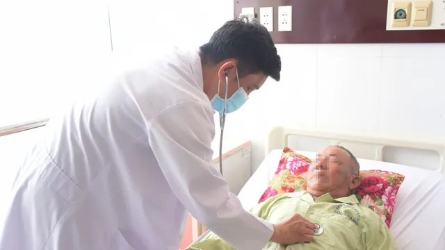 Xử trí kịp thời ca nhồi máu cơ tim nguy kịch trên đường chuyển tuyến