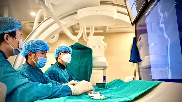 6 phút sinh tử: Bệnh viện Bạch Mai lập kỷ lục mới trong can thiệp đột quỵ