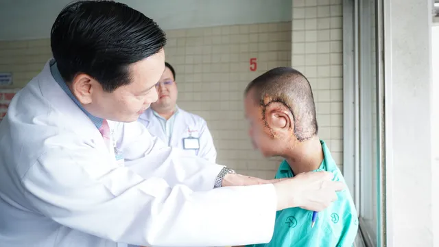 Cắt bỏ thành công u sợi thần kinh gây biến dạng nặng vùng mặt