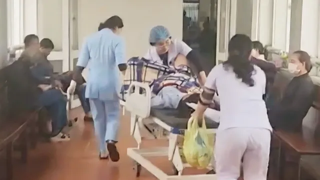 Cứu sản phụ bị sa dây rau hiếm gặp