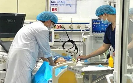 Phối hợp liên khoa cứu sống bệnh nhi sốc tim do viêm cơ tim virus